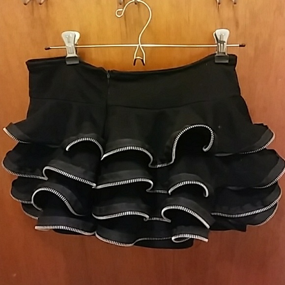 Black Zipper Skirt Retro Style 🗣️🖤🖤 - Picture 3 of 4